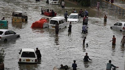 Pakistan’da şiddetli fırtına: 10 ölü