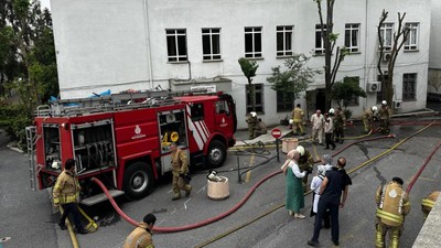 Üsküdar Devlet Hastanesi'nin ecza deposunda yangın