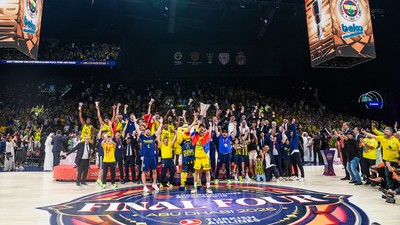 Kabine üyeleri, EuroLeague şampiyonu Fenerbahçe Beko'yu kutladı
