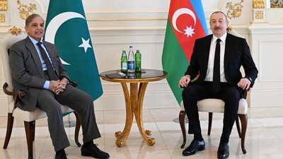Azerbaycan Cumhurbaşkanı Aliyev, Pakistan Başbakanı Şahbaz ile görüştü