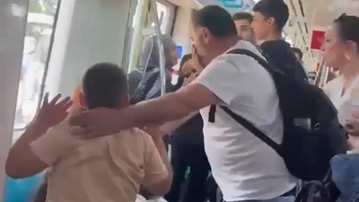 Marmaray'da çocuklarının yanında babayı darbeden şahıs tutuklandı