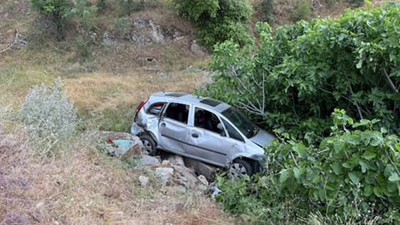 Otomobil şarampole düştü: 4 yaralı