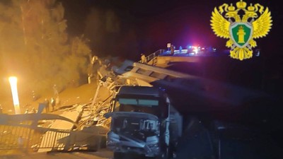 Rusya’da köprü yolcu treninin üzerine çöktü: 7 ölü, 66 yaralı