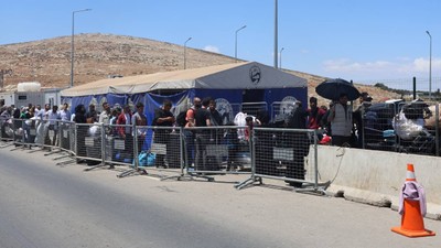 Bayramı öncesi Cilvegözü'nde Suriyelilerin dönüş yoğunluğu