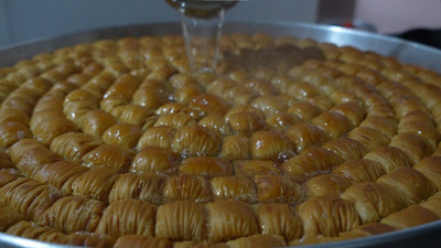 Beypazarı’nda bayramın habercisi 80 katlı baklava: Siparişlere yetişemiyorlar