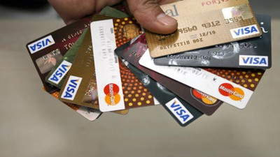 Kart borcunu faize bırakma eğilimi kırılamadı