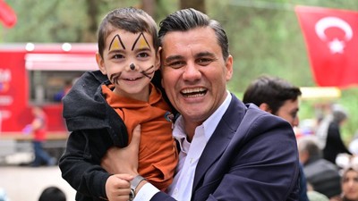 Manisa Büyükşehir Belediye Başkanı Ferdi Zeyrek son yolculuğa uğurlanıyor