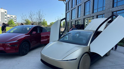 Sürücüsüz otomobiller geliyor! Elon Musk robotaksi için tarih verdi