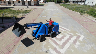 Kendi iş makinesini yaptı! Hedefi köy tarımını güçlendirmek