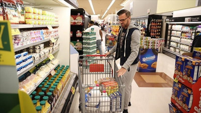 ABD'de tüketici harcamaları mayısta beklenenden fazla düştü