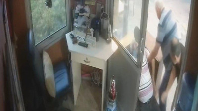 İzmir'de acı tesadüf! Kalp krizi geçiren arkadaşına yardım ederken kendi de fenalaştı: İki arkadaş hayatını kaybetti