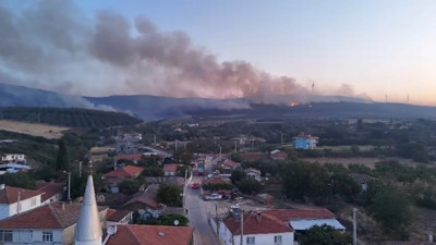 Tekirdağ'da başlayan yangın Çanakkale'ye uzandı! Bazı evler boşaltıldı