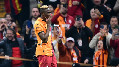 Osimhen transferinde mutlu son! Tarihi transferde eller sıkışıldı: Victor Osimhen Galatasaray’da!