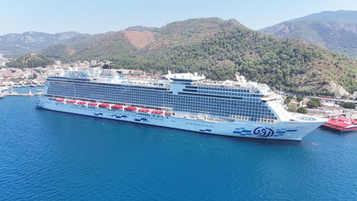 'Aroya' kruvaziyeri Marmaris'te! İçinde 2 bin 241 yolcu var