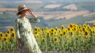 Lavanta ve ayçiçeği tarlaları Tekirdağ'a ziyaretçi akınına neden oldu