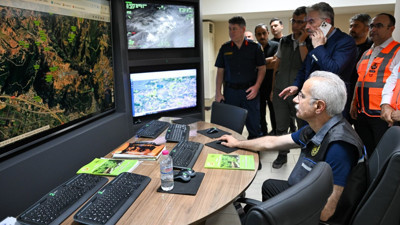 Bakan Uraloğlu'ndan Bursa'daki yangınlara ilişkin açıklama: İyi haberler alacağız