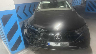 Çeşme'de valeye teslim edilen 7 milyonluk araç pert oldu