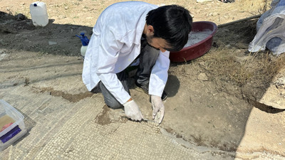 Diyarbakır'ın Ergani ilçesinde Davut Yıldızı sembolü ve Grekçe yazı bulunan mozaik bulundu