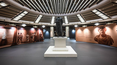 "Arkeolojinin Altın Çağı" Sergisi ziyaretçileriyle buluştu