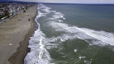 Olumsuz hava koşulları nedeniyle 2 ilde denize girmek yasaklandı