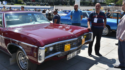 Bu fuarın en genci 35 yaşında! Klasik otomobiller görücüye çıktı