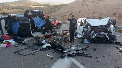 Malatya'da korkunç kaza: Otomobil ile hafif ticari araç çarpıştı, 4 kişi hayatını kaybetti