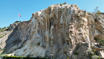 Erzincan depremi sonrası oluştu, her gören cep telefonuna sarılıyor