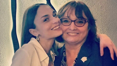 Nilperi Şahinkaya'dan endişelendiren paylaşım! 'Annemsiz yapamıyorum, beni affedin'