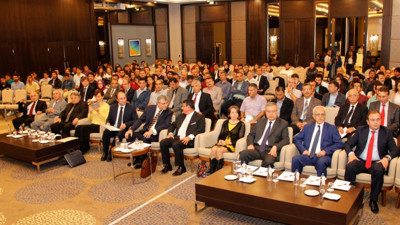 ‘Yaşamak İçin Arı’ konferansı düzenledi