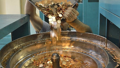 Rekor kıran altın Darphane'nin üretimini vurdu