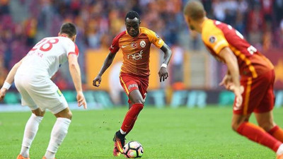 Galatasaray ikinci yarı açıldı