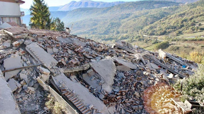 İtalya'da korkutan deprem