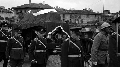 Atatürk'ün naaşı Anıtkabir'e böyle taşındı