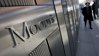 Moody's Yunan bankacılık sisteminin görünümünü düzeltti