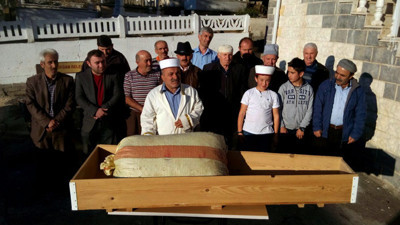 Fındığın cenaze namazını kıldılar