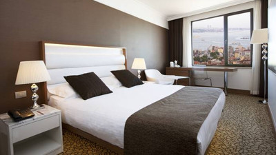 ‘Otellerin yeni sahipleri bankalar olacak!’