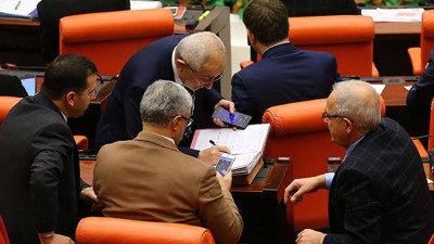 'Cumhurbaşkanlığı sistemi' teklifi imzaya açıldı