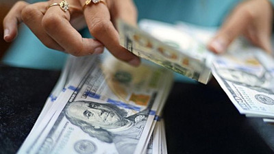 Dolar, iki kritik açıklama öncesi düşüşte