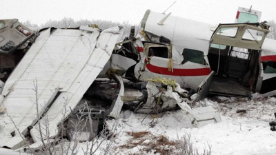 İki uçak havada çarpıştı: 5 ölü