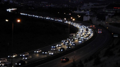 Dönüş trafiği başladı