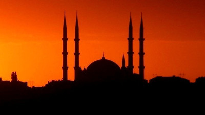 Gece okunan sela tedirginlik yarattı