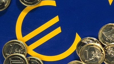 Euro Bölgesi'nde yıllık enflasyon yerinde saydı