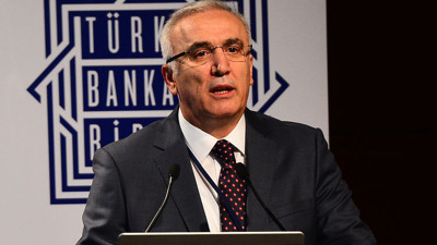 'Bankaları denetleyenlerin yarısı içeride'