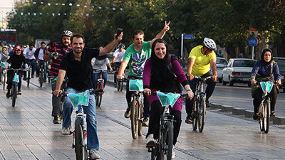 İran'da kadınlara bisiklet yasağı