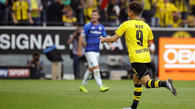 Bundesliga'da 20 Türk asıllı futbolcu boy gösteriyor