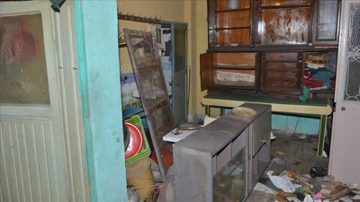 Bursa'da bir evden 5 ton çöp çıkarıldı