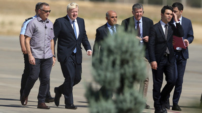 Johnson, konteyner kenti ziyaret etti