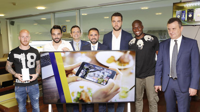 Fenerbahçeliye özel  televizyon ve telefon geldi