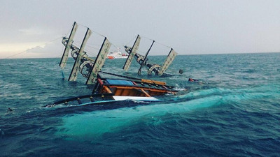 Antalya'da tur teknesi battı: 2 kişi kayıp