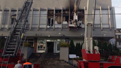 Ukrayna'da televizyon kanalı binası ateşe verildi